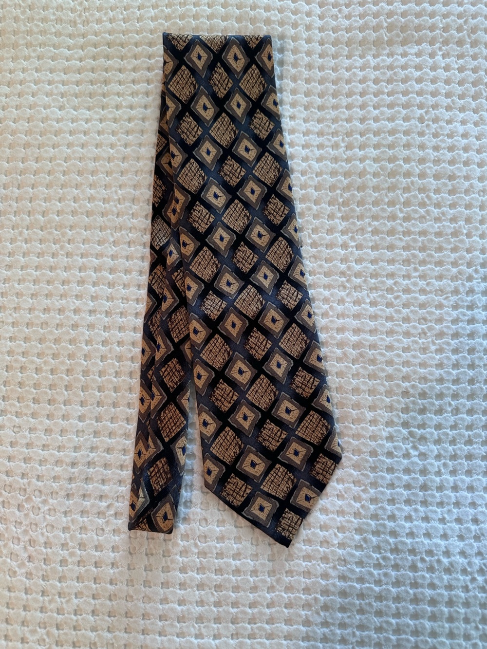 Men's Navy Tie with Gold Geometric Motif